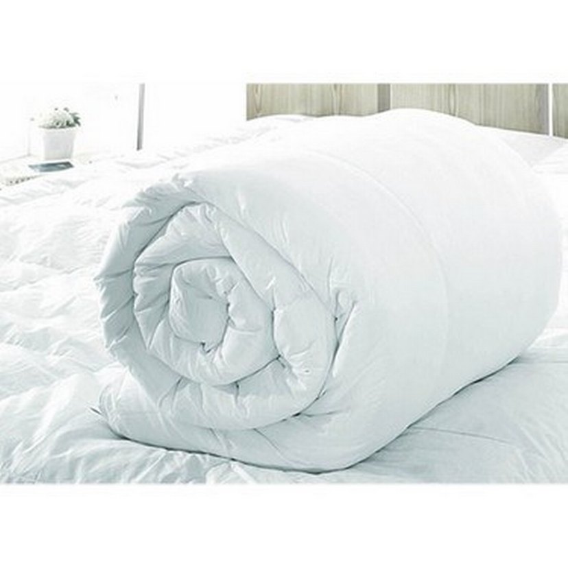 Beyaz Desensiz Yorgan mikrofiber çift kişilik
195*215 - Görsel 3