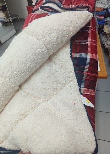 Bordo Ekose Desenli Merinos Yorgan Seti - Görsel 4