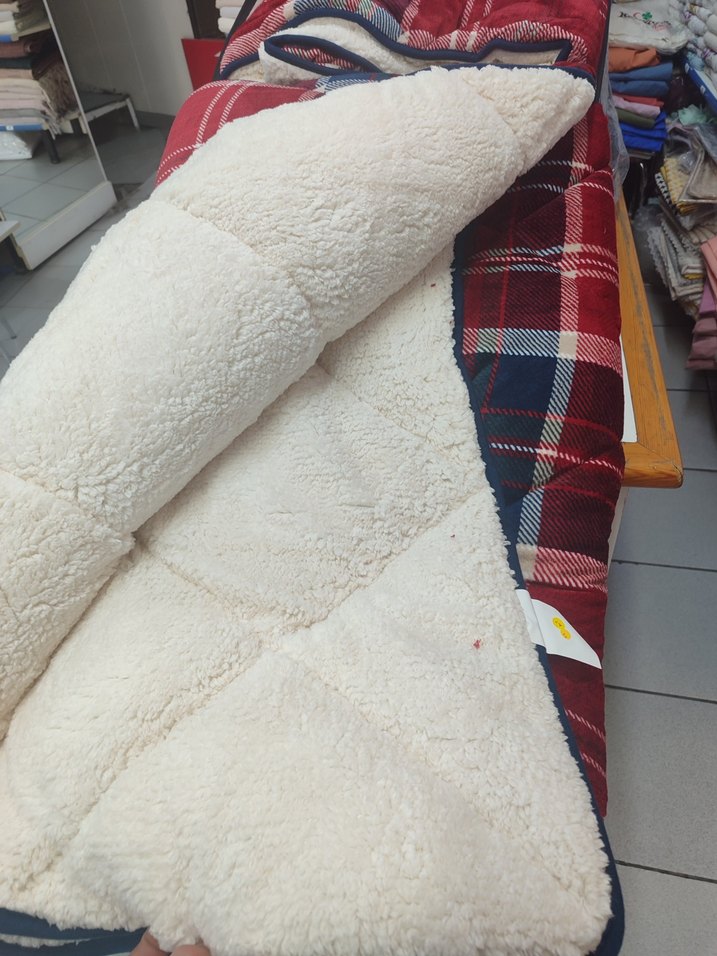 Bordo Ekose Desenli Merinos Yorgan Seti - Görsel 4