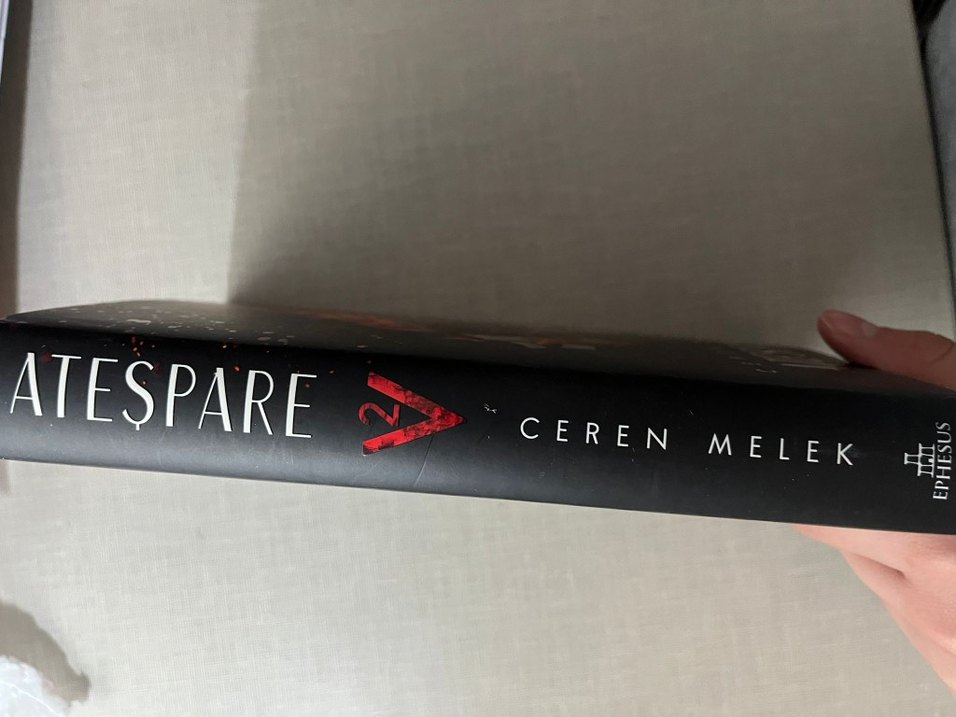 Ceren Melek - Ateşpare Romanı ciltli - Görsel 3