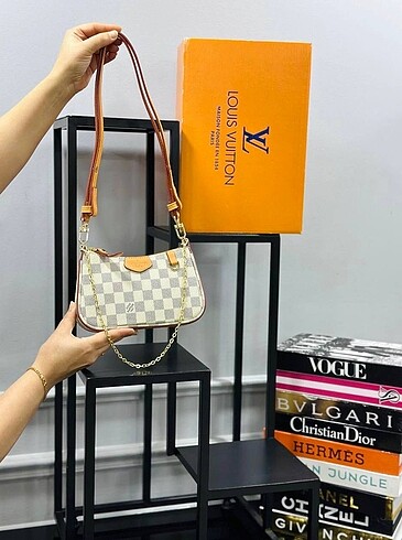 Louis Vuitton LV LOUİS VUİTTON ASKILI ÇANTA