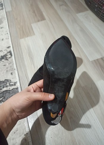 Mickey Mouse Baskılı Siyah Stiletto - Görsel 3