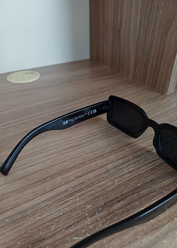 H&M Güneş Gözlüğü - Görsel 3