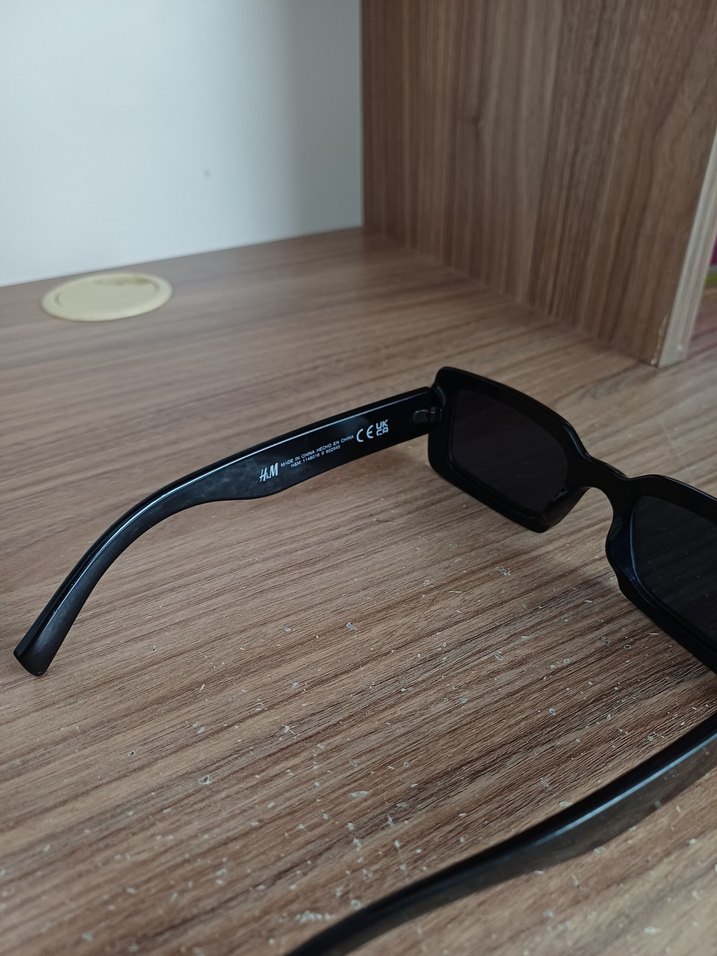 H&M Güneş Gözlüğü - Görsel 3