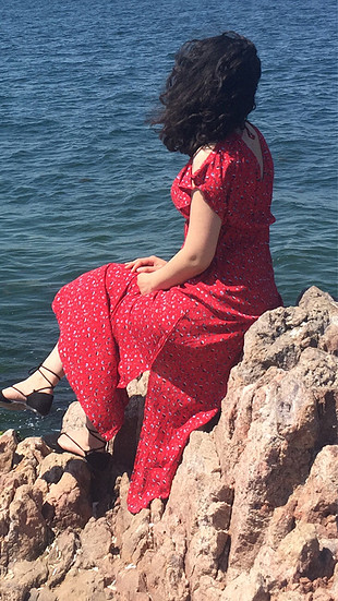 Kırmızı elbise