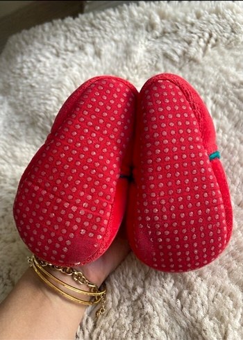 Kız Çocukları için Kırmızı Sıcak Kürklü Ev Terliği - Görsel 3