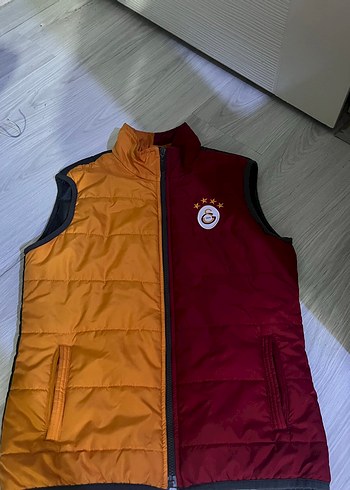 GS Store Galatasaray Renkli Kapusonlu Sisme Yelek