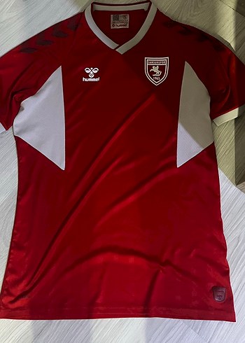 Hummel Kirmizi Beyaz Futbol Formasi