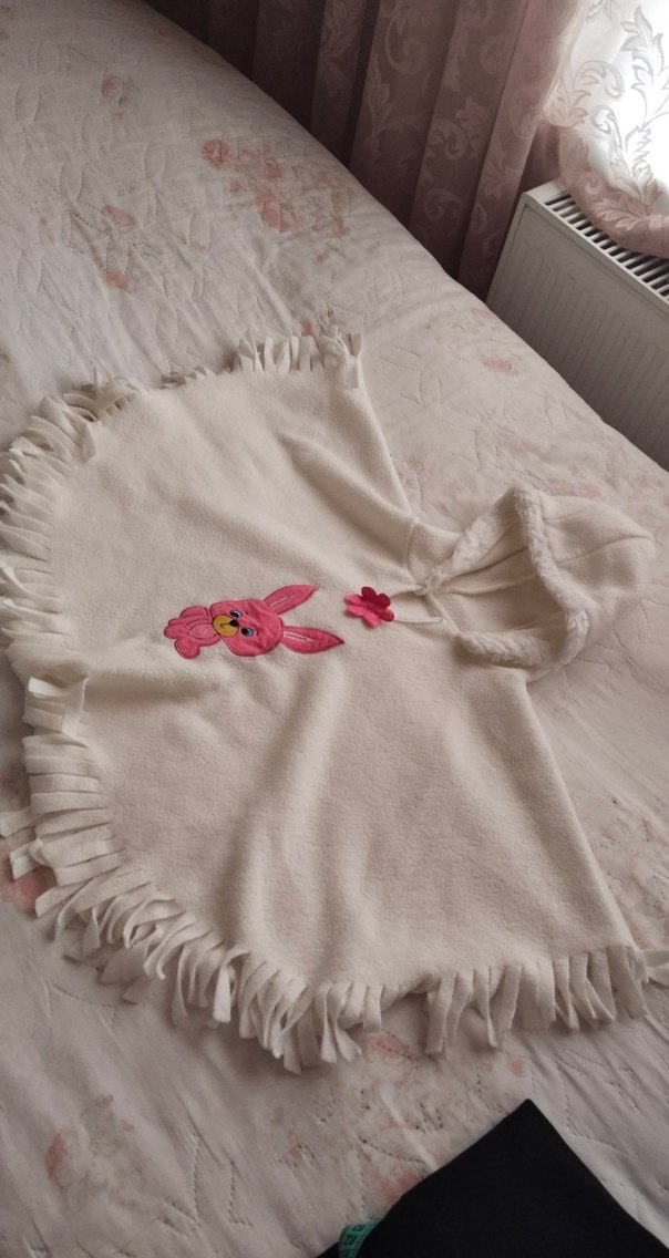 Kapüşonlu Beyaz Kız Çocuk Panço - Görsel 2