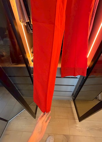 Kırmızı Kadın Süet Midi Kemerli Pantolon - Görsel 3