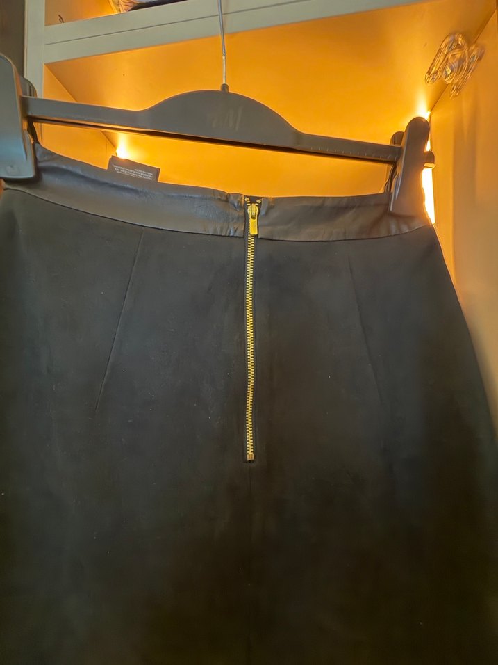 Düğmeli Siyah Süet Midi Kalem Etek - Görsel 4