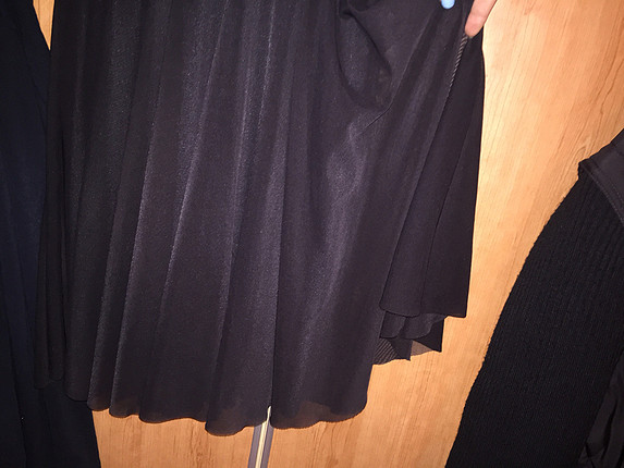 Siyah pullu elbise