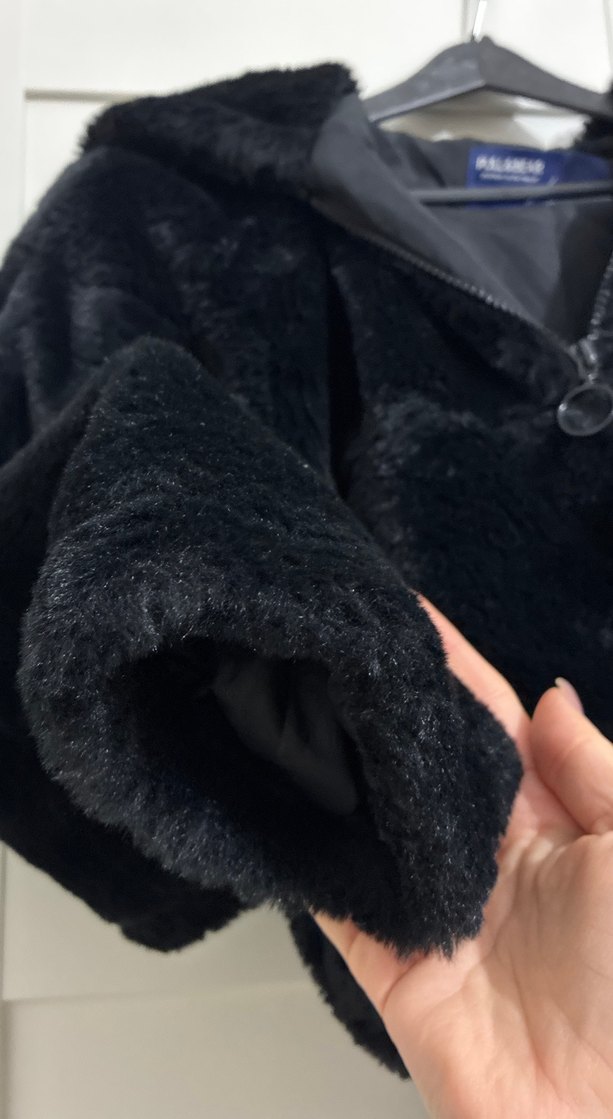 Siyah Kürklü Kadın Mont - Görsel 3