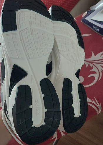 LC Waikiki Beyaz Gri Bağcıklı Spor Kadın Sneaker