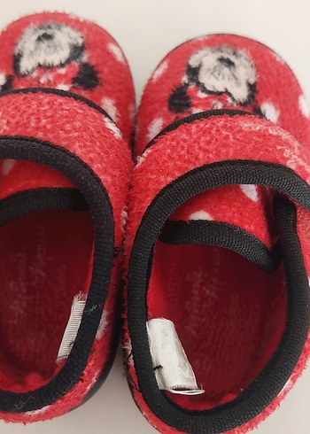 Minnie Mouse Kız Çocuk Kırmızı Minnie Baskılı Sıcak Terlik