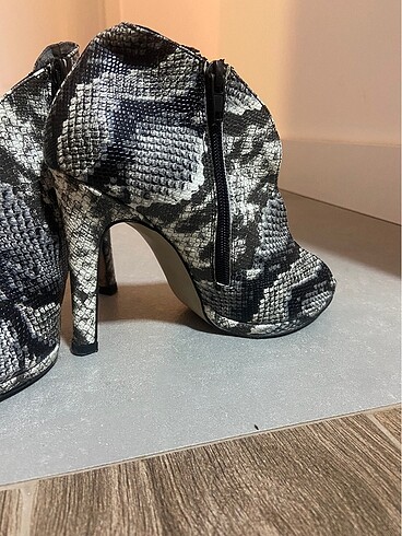 36 Beden Yılan deseni bootie