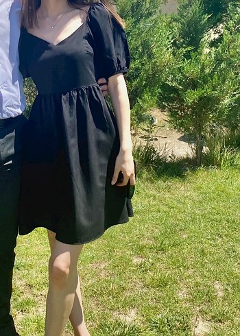 V Yaka Siyah Elbise