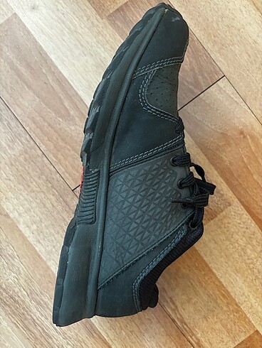 37,5 Beden siyah Renk Reebok Ayakkabi