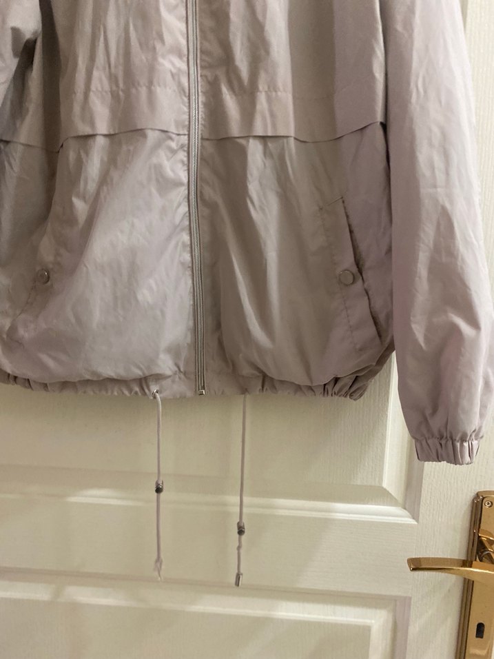 LCW Bej Kapüşonlu Yağmurluk - Görsel 4