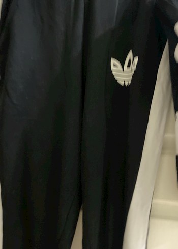 Siyah Baskılı Kapüşonlu Rahat Takım - Görsel 3