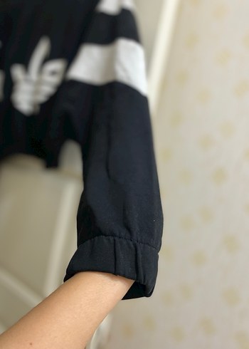 Siyah Baskılı Kapüşonlu Rahat Takım - Görsel 6