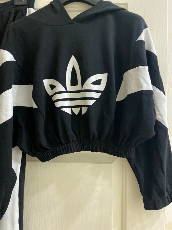 Siyah Baskılı Kapüşonlu Rahat Takım - Görsel 2