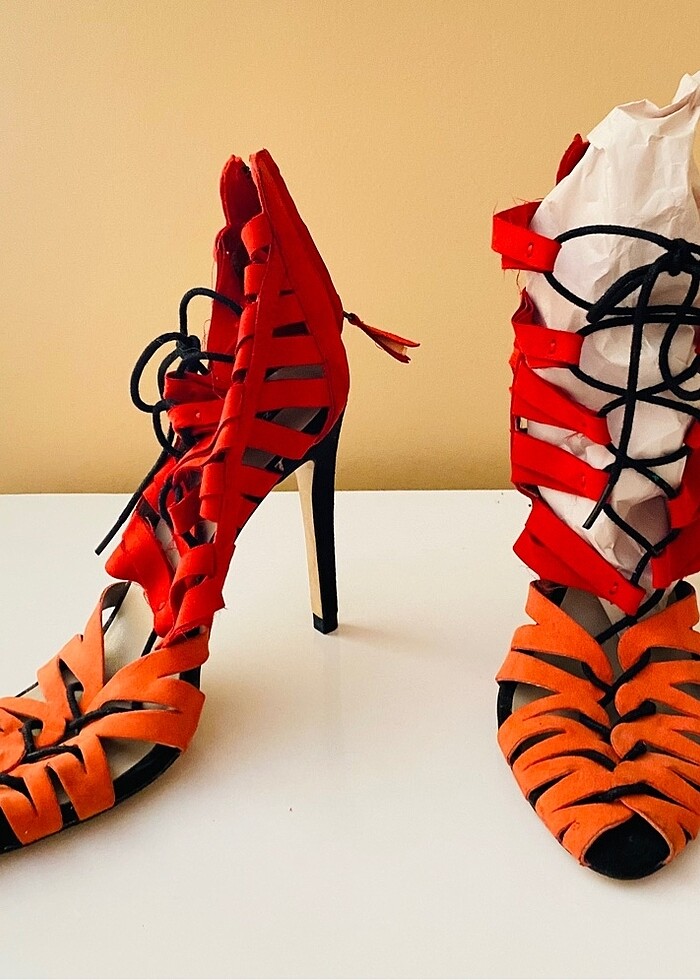 ZARA ÇİFT RENKLİ BAĞCIK DETAYLI SÜET STİLETTO - Görsel 2