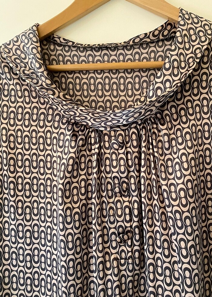 Saten görünümlü degaje bluz - Görsel 3