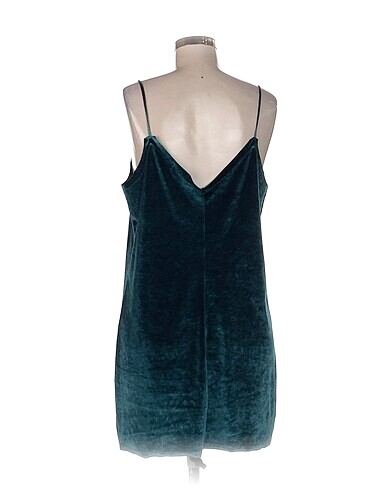 s Beden Pull and Bear Kısa Elbise %70 İndirimli.