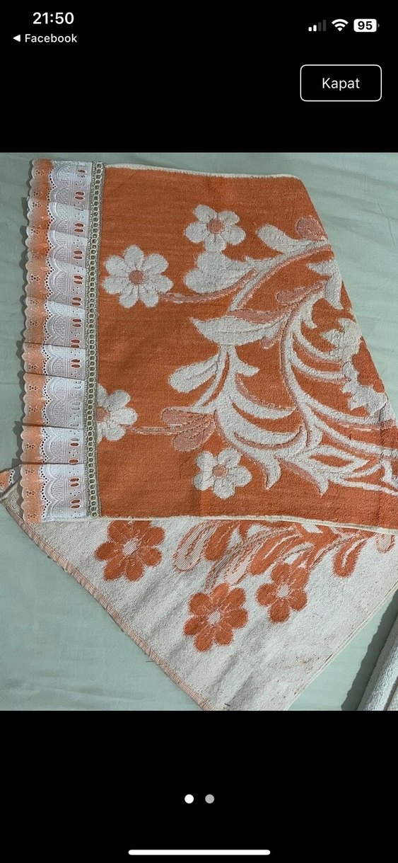 Kırmızı Nakışlı Beyaz Havlu - Görsel 2