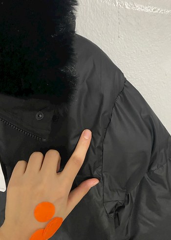 Kürk Detaylı Siyah Kadın şişme Montu - Görsel 3