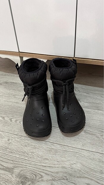 Crocs Crocs bot