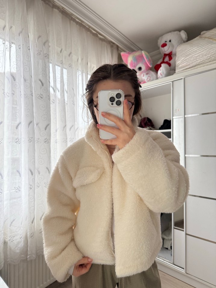 Beyaz Peluş Kadın Kışlık Mont - Görsel 3