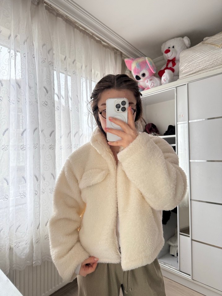 Beyaz Peluş Kadın Kışlık Mont - Görsel 2