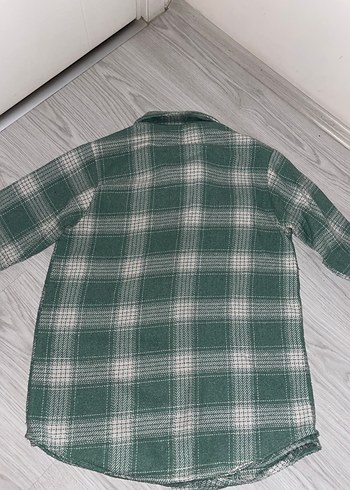 Uzun Kollu Düğmeli Yeşil Kadın Gömlek - Görsel 3