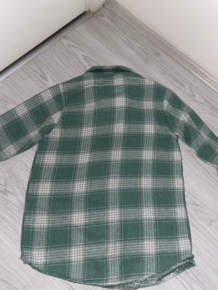 Uzun Kollu Düğmeli Yeşil Kadın Gömlek - Görsel 3