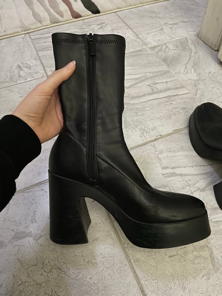 Siyah Platform Topuklu Gotik Kadın Bot - Görsel 3