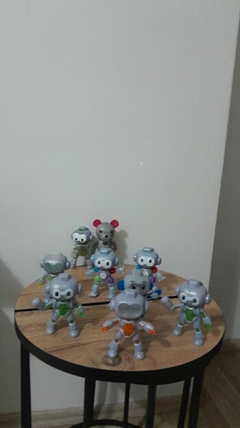 Beden Renk Robot figürleri