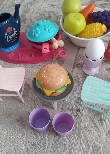 Pastel Renkli Plastik Oyuncak Yemek Seti
