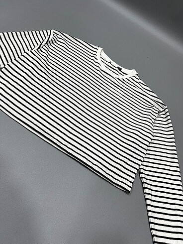 s Beden STRADİVARİUS ÇİZGİLİ CROP