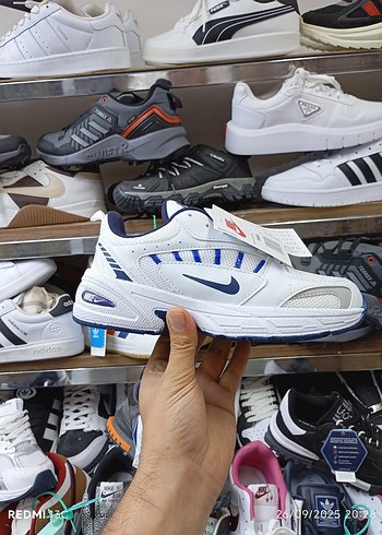 Kadın Beyaz Spor Ayakkabı Velcro Bağcıklı