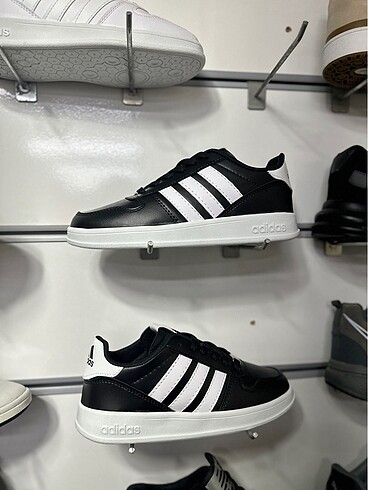 Adidas spor ayakkabı