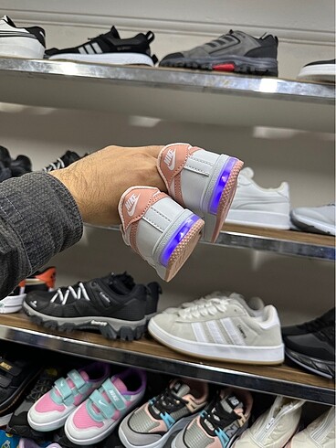 25 Beden beyaz Renk Bebek spor ayakkabı nike