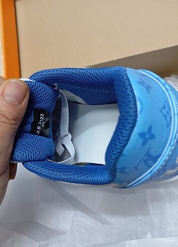 38 Beden mavi Renk Louis Vuitton spor ayakkabı