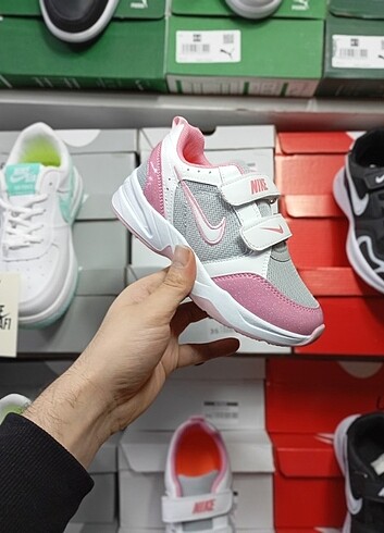 Nike kız çocuk spor ayakkabı 