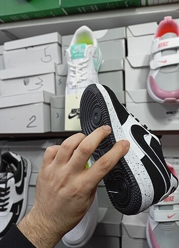 32 Beden beyaz Renk Nike çocuk spor ayakkabı 