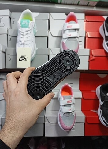 32 Beden beyaz Renk Nike çocuk spor ayakkabı 