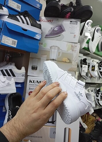 35 Beden Adidas low çocuk spor ayakkabı