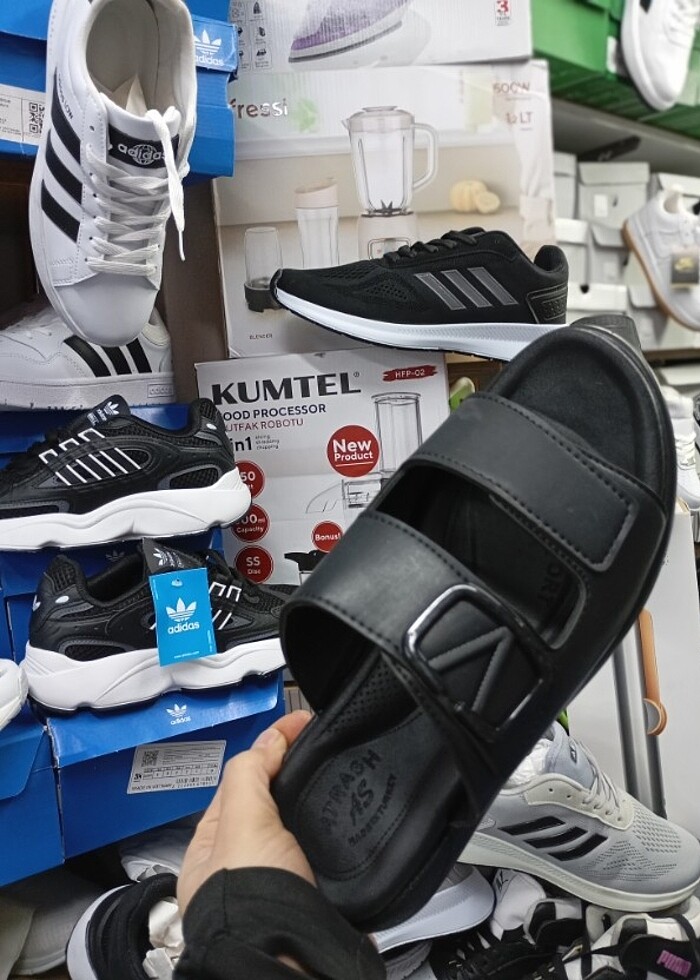 Valentino erkek deri terlik siyah - Görsel 3