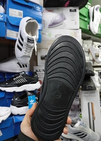  Louis Vuitton siyah deri sandalet erkek - Görsel 4